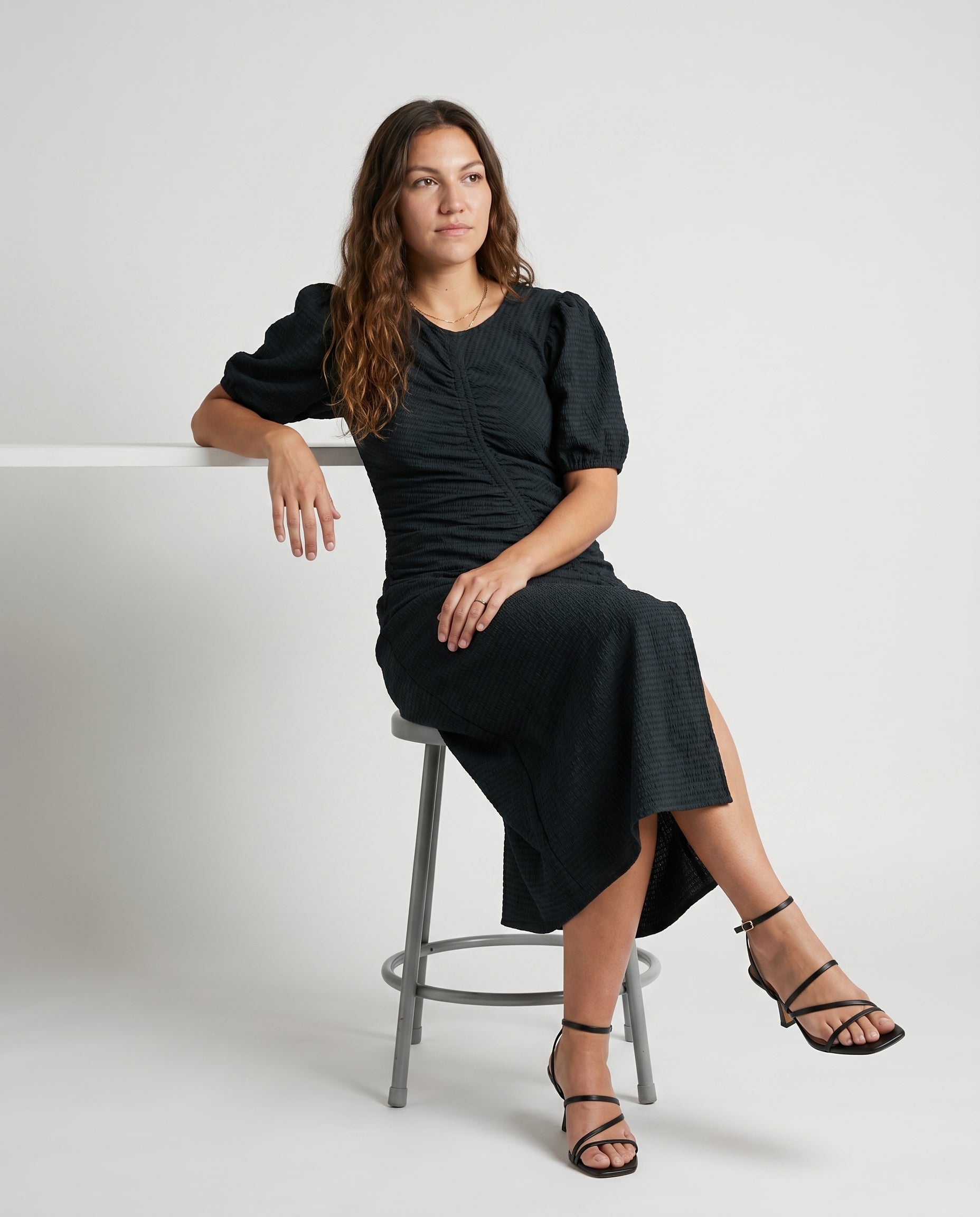 Robe midi en jersey structuré ouvert couleur carbone