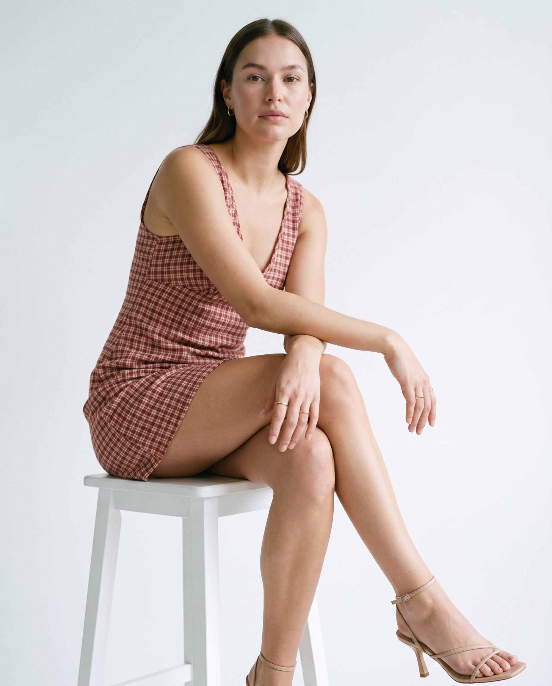 Capricorne - Robe courte en seersucker de chanvre à carreaux bordeaux/beige