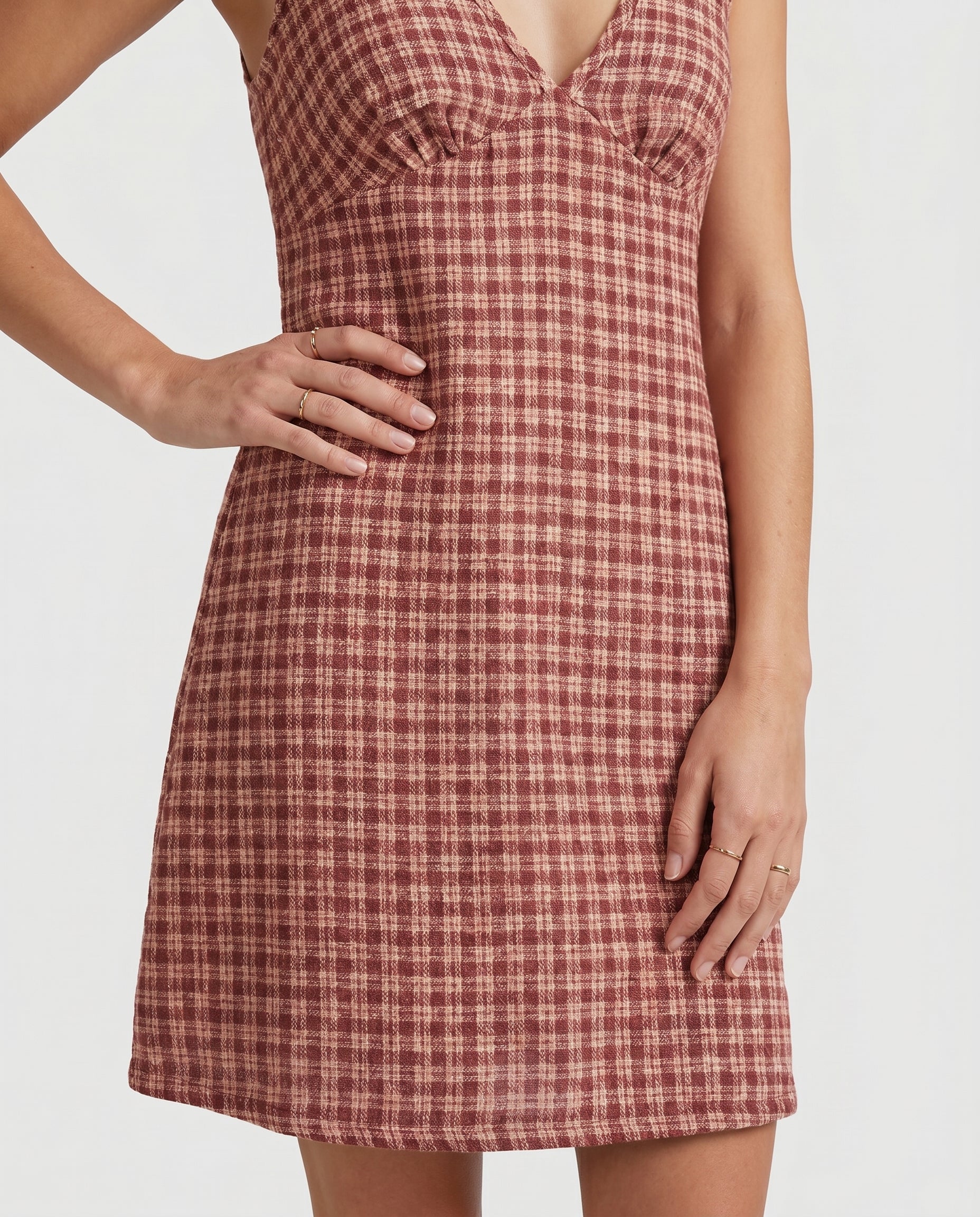 Capricorne - Robe courte en seersucker de chanvre à carreaux bordeaux/beige