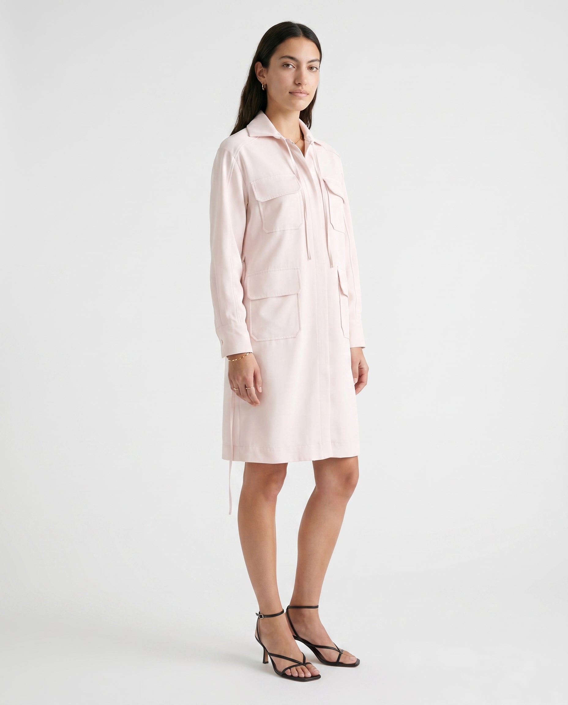 Robe utilitaire à cordon blanc cassé