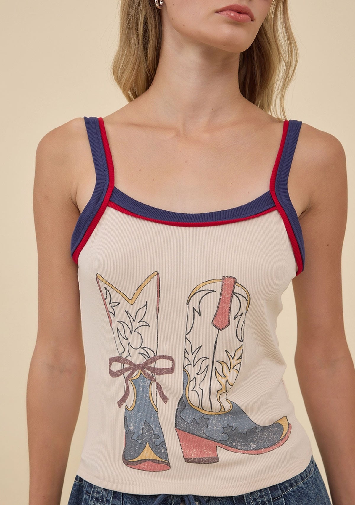 T-Shirt Sleeveless Boots Cream