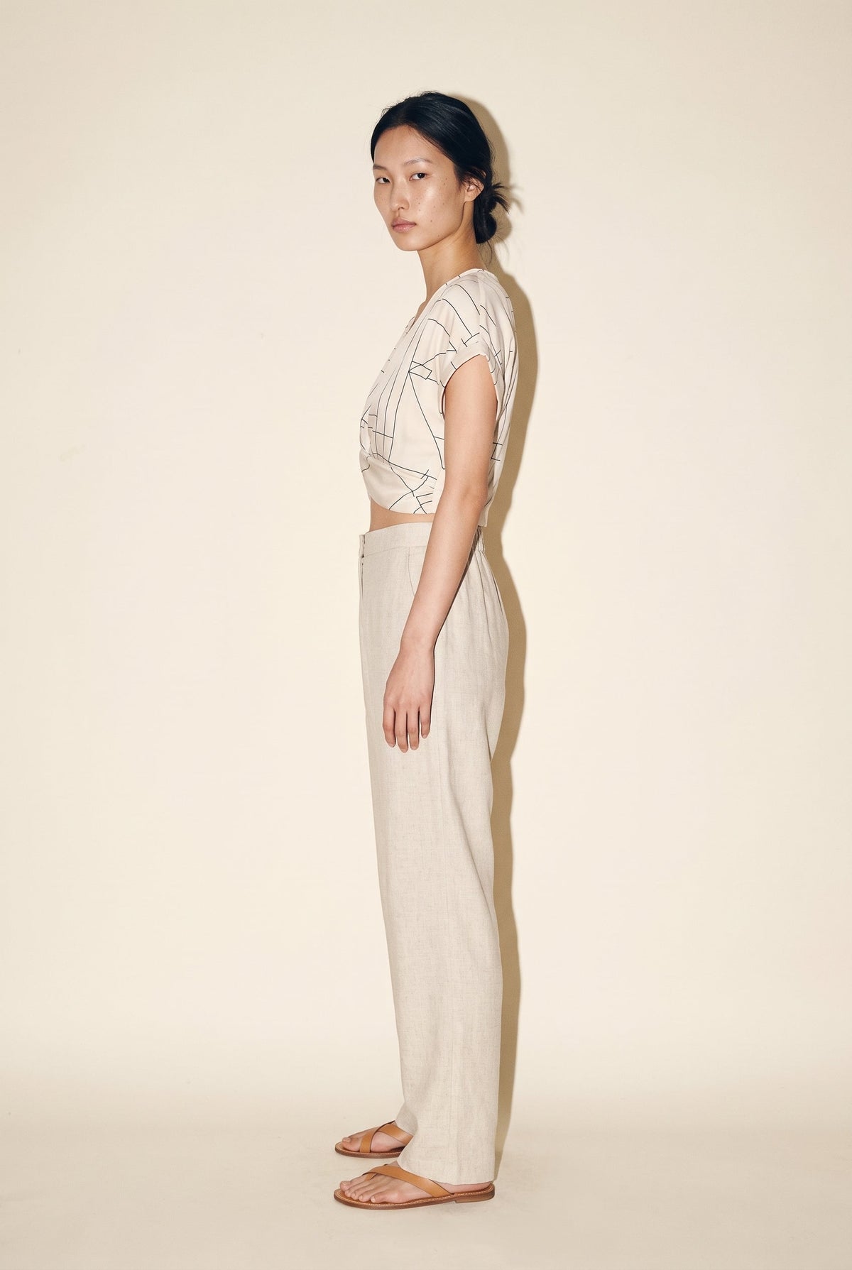 Multi Grid Pattern Knot Front Top Miou Muse