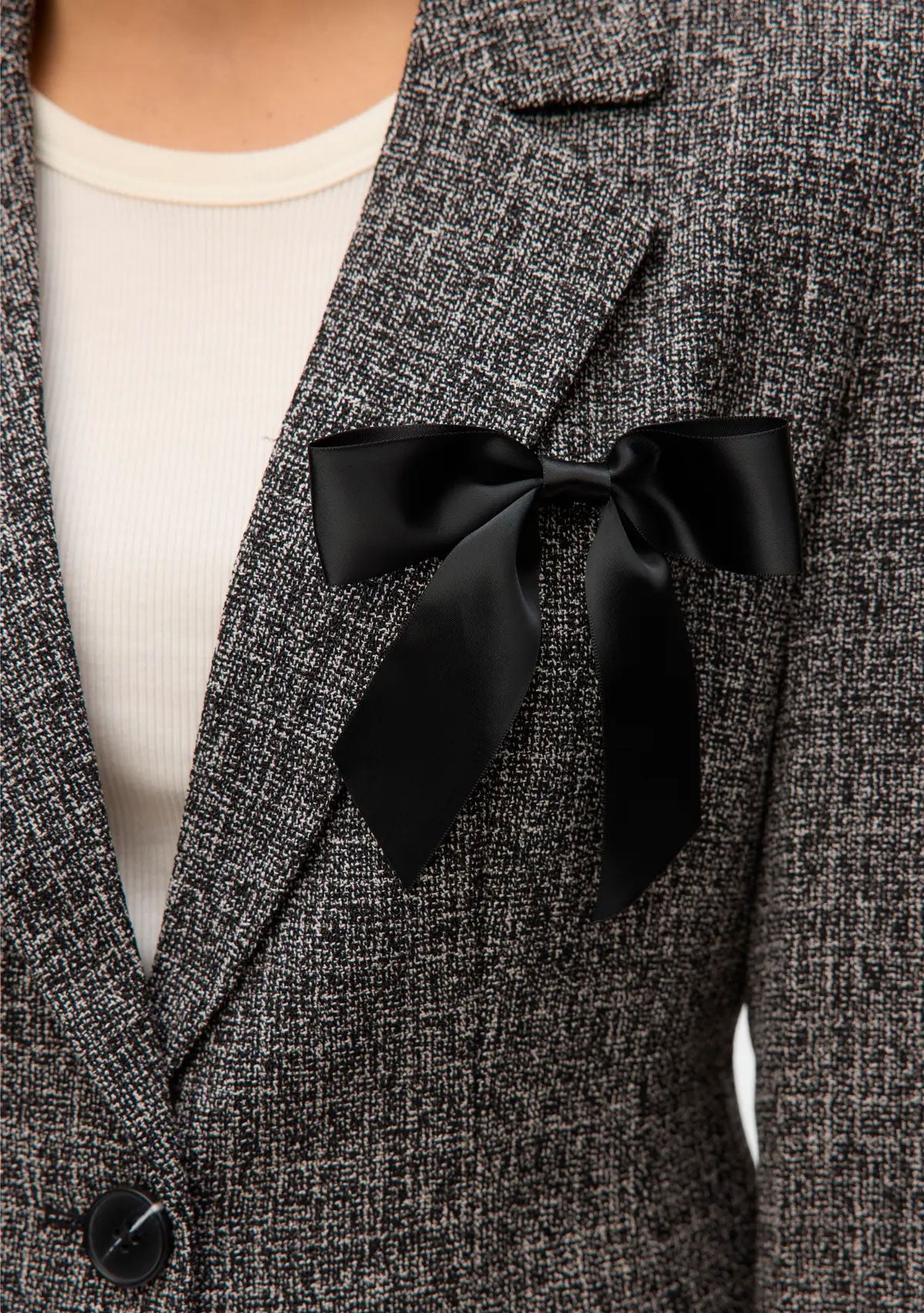 VmMPerle Ls Fitted Bow Blazer Black