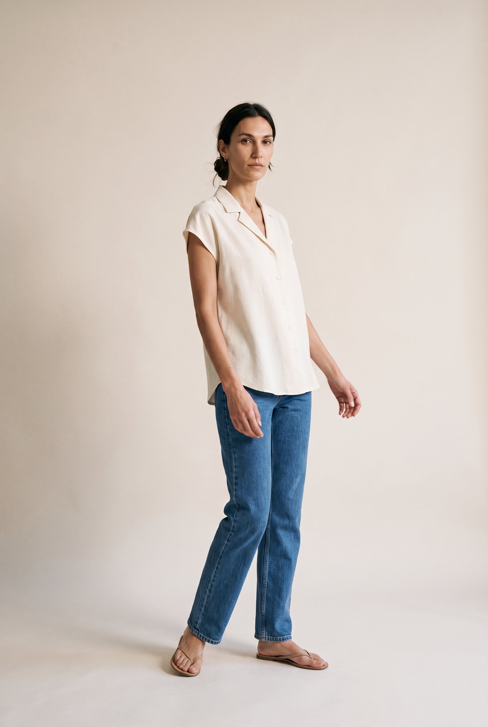 Chemise à manches courtes boutonnée blanc cassé