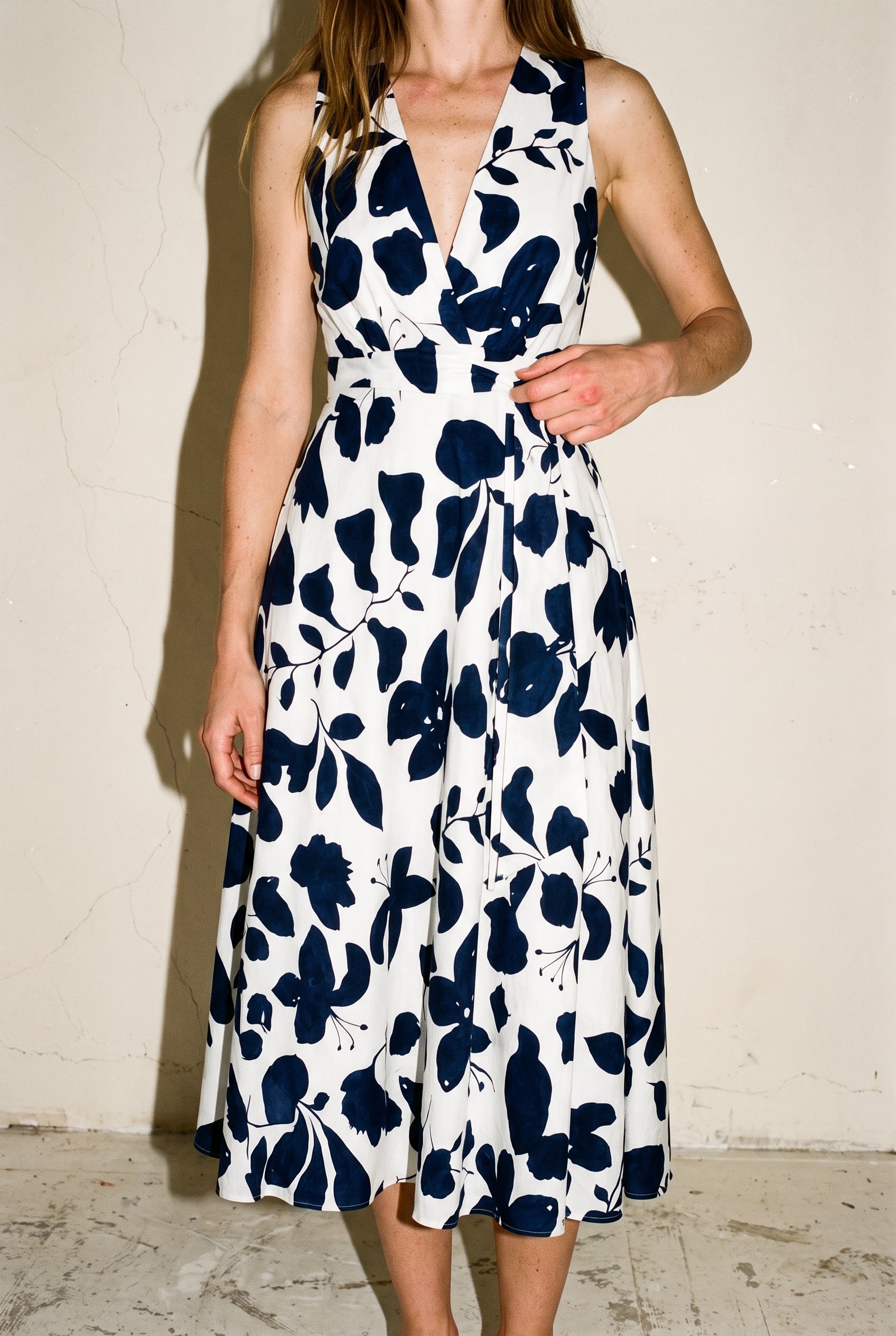 Floral Print Midi Dress With A Plunging Halter Neckline And Waist Tie Ivory/Navy